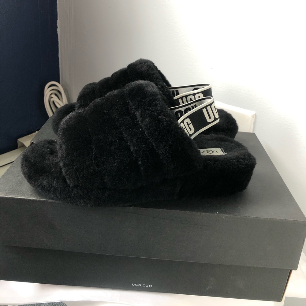 women’s ugg “fluff yeah” slides